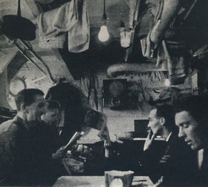 Toiminnallinen tilankäyttö sotkun kannella, 1941 tekijältä Cecil Beaton