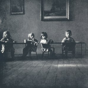 Sisustus istumahahmoilla, 1941 tekijältä Cecil Beaton