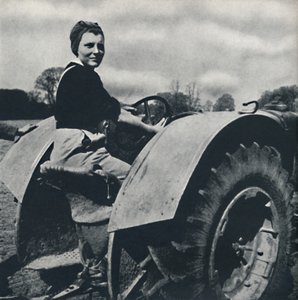 Maatyttö, 1941