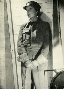 M.T. Kuljettaja, c1943. tekijältä Cecil Beaton