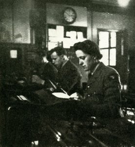 On Signals Duty, c1943. tekijältä Cecil Beaton