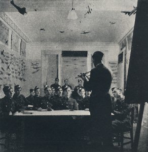 Koulutuksen perusta: lentokoneen tunnistus, 1941 tekijältä Cecil Beaton