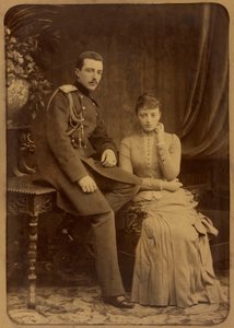Michel Mikhailovich de Russie ja Anastasia Mikhailovna de Russie - Venäjän suurruhtinas Mikhailovitš ja Venäjän suurherttuatar Anastasia Mihailovna, kirjoittaneet Bergamasco, Charles (Karl) (1830-1896). Albumin Photo, c. 1880. Venäjän valtion elokuva ja va tekijältä Charles Bergamasco
