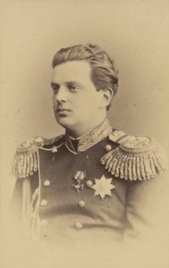 Vladimir Aleksandrovitch de Russie - Muotokuva Venäjän suurruhtinas Vladimir Aleksandrovitšista (1847-1909), Bergamasco, Charles (Karl) (1830-1896). Albumin Photo, n. 1865. Venäjän valtion elokuva- ja valokuva-arkisto, Krasnogorsk tekijältä Charles Bergamasco