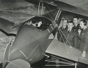 RAF-henkilöstö oppi lentämään lentosimulaattorilla toisen maailmansodan aikana, 1941.
