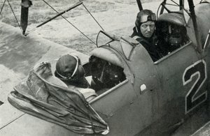 RAF-lentäjä oppi lentämään toisen maailmansodan aikana, 1941.