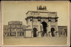 Ranska, Ile-de-France, Pariisi (75): Riemukaari ja rakennukset Tuileries imperialesin raunioina tekijältä Charles & Fontaine Pierre (1762 1853) Percier