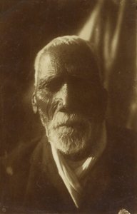 Muotokuva, n. 1910 (hopeagelatiiniprintti) tekijältä Charles Frederick Goldie