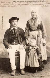 Vanha postikortti/Plougastel Daoulasin perhe/Bretagne/Ranska tekijältä Augustus Kollner
