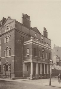 Corner House, South Audley Street, West tekijältä Charles Latham