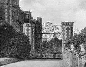 East Gateway pohjoisrintamalla tekijältä Charles Latham