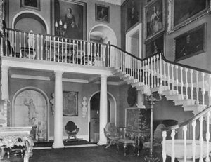 South Hall tekijältä Charles Latham
