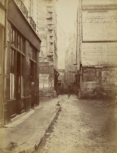 Rue Tirechappe nähtynä Rue Saint-Honorélta tekijältä Charles Marville