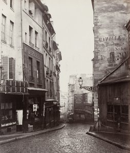 Rue de la Montagne-Sainte-Geneviève lähellä Rue Laplacen risteystä tekijältä Charles Marville