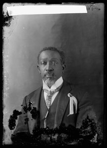 Isaiah Thornton Montgomery, noin 1873-90 (kuva).