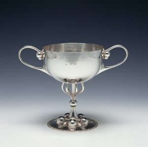 Sporting Cup tai Sugar Basin, n.1893 (hopea) tekijältä Charles Robert Ashbee