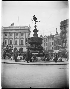 Shaftesbury Memorial Fountain, Piccadilly Circus, City of Westminster, Lontoo, 1895-1905.