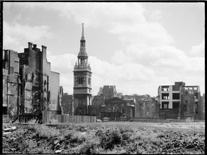 St Mary-le-Bow -kirkko, Cheapside, kaupunki ja Lontoon kaupungin kreivikunta, GLA, 1941-1945. tekijältä Charles William Prickett