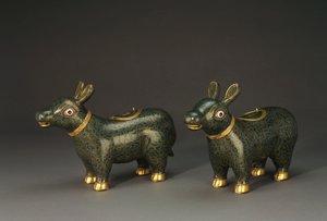 Pari cloisonne-kiilletapiiria muodostaa suonia tekijältä Chinese School
