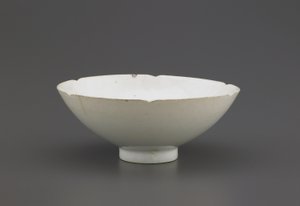 Kulho lovireunuksella, Jingdezhen, Jiangzin maakunta, Pohjois- tai Etelä-Song-dynastia (keraaminen)