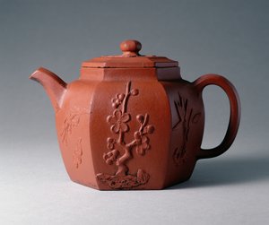 Yixingin kuusikulmainen teekannu, kiinalainen, 1600-luvun loppu (kivitavara)