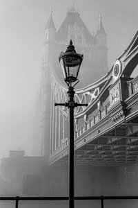 Sumuinen Tower Bridge tekijältä Chris Hamilton