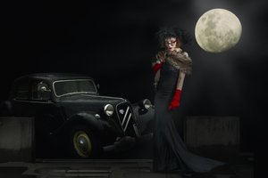 Kuunvalossa hohtava noir-tyylinen eleganssi tekijältä Christine von Diepenbroek