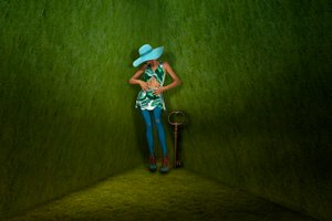 Surreal Woman Green Key tekijältä Christine von Diepenbroek