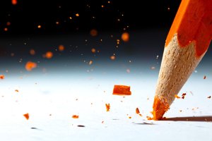 Oranssin kynän katkeaminen tekijältä Christophe Kiciak