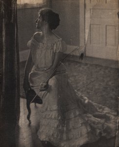 Riikinkukon sulka, n. 1902.