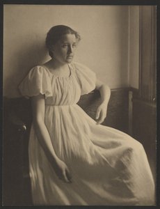 Valkoinen mekko tekijältä Clarence H. White