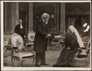 Still elokuvasta "Sixty Years a Queen", n. 1914 (b/w kuva) tekijältä Company Byron