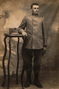 Albumi "The GM R. Army (World War I)": 34. jalkaväkirykmentin sotilas univormussa maittain (m/w kuva) tekijältä Conterno Conterno