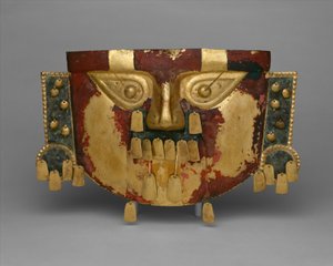 Perulainen hautausnaamio, 900-1100 jKr (kulta-, hopea-kuparipäällysteet, sinopeli)