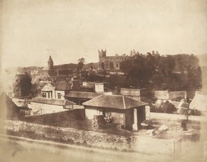 Linlithgow rautatieasemalta, kaupungintalo, Pyhän Mikaelin kirkko ja palatsi, 1843-1847 (kuva). tekijältä David Octavius Hill