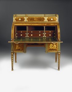 Mekaaninen sylinteritoimisto, Francois Redmondin, n. 1777–1780, kiinnitykset (ormolu-asennettu, messinkiin upotettu amboyna, tulppaanipuu, petsattu sykomori ja intarsia) (katso myös 486554)