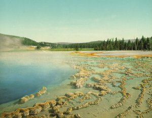 Sapphire Pool, Yellowstonen kansallispuisto, n. 1902 (photochrom) tekijältä Detroit Photographic Co.
