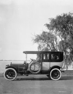 Packard 1912 Limousine tekijältä Detroit Publishing Co.
