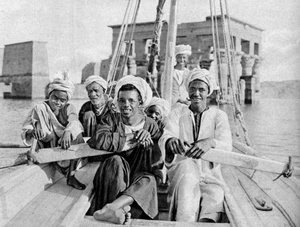 Berberin-veneilijät, tulvinut Philaen saari, Egypti, vuodelta 1922 tekijältä Donald McLeish