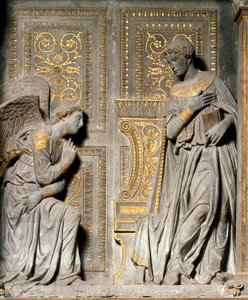 Ilmoitus Donato de Bardi dit Donatellon korkea reliefi (n. 1386-1466) 1435 Santa Crocen kirkko. Firenze