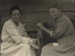 [Arminda-täti Mindy Anderson Curtis ja ystävä], 1930-1934 (platinaprintti)