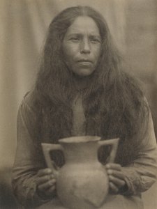 Cherokee-nainen, noin 1929 (s/w-kuva)