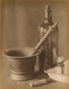 Doris Ulmannin Darkroom Still Life