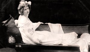 Mabel Love 1874-1953, englantilainen näyttelijä ja tanssija, 1900-luvun alku.