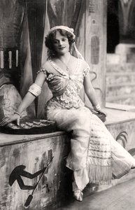 Madge Vincent, laulaja ja näyttelijä, 1900-luku.