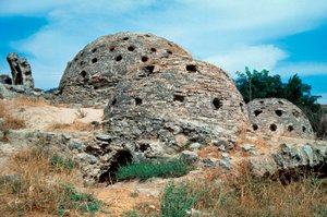 1300-luvun kylpyläkupolit (hammamit).
