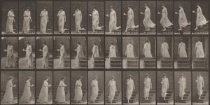Levy numero 143. Laskeutuu portaita, kuppi ja aluslautanen oikeassa kädessä tekijältä Eadweard Muybridge