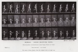 Ihmishahmo liikkeessä: Nainen hyppynarua käyttäessä (valkovalkoinen kuva) tekijältä Eadweard Muybridge