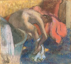Kylvyn jälkeen nainen kuivaa jalkaansa tekijältä Edgar Degas