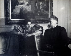 Muotokuva kirjailija Stephane Mallarmesta (1842-1898) ja Paule Gobillardista, Berthe Morisotin veljentytär”” Valokuva: Edgar Degas (1834-1917) 1896 Su. 0,29x0,37 m Pariisi, musee d